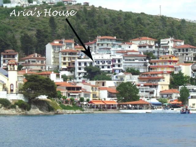 Aria'S House Studios & Apartments Neos Marmaras Bagian luar foto